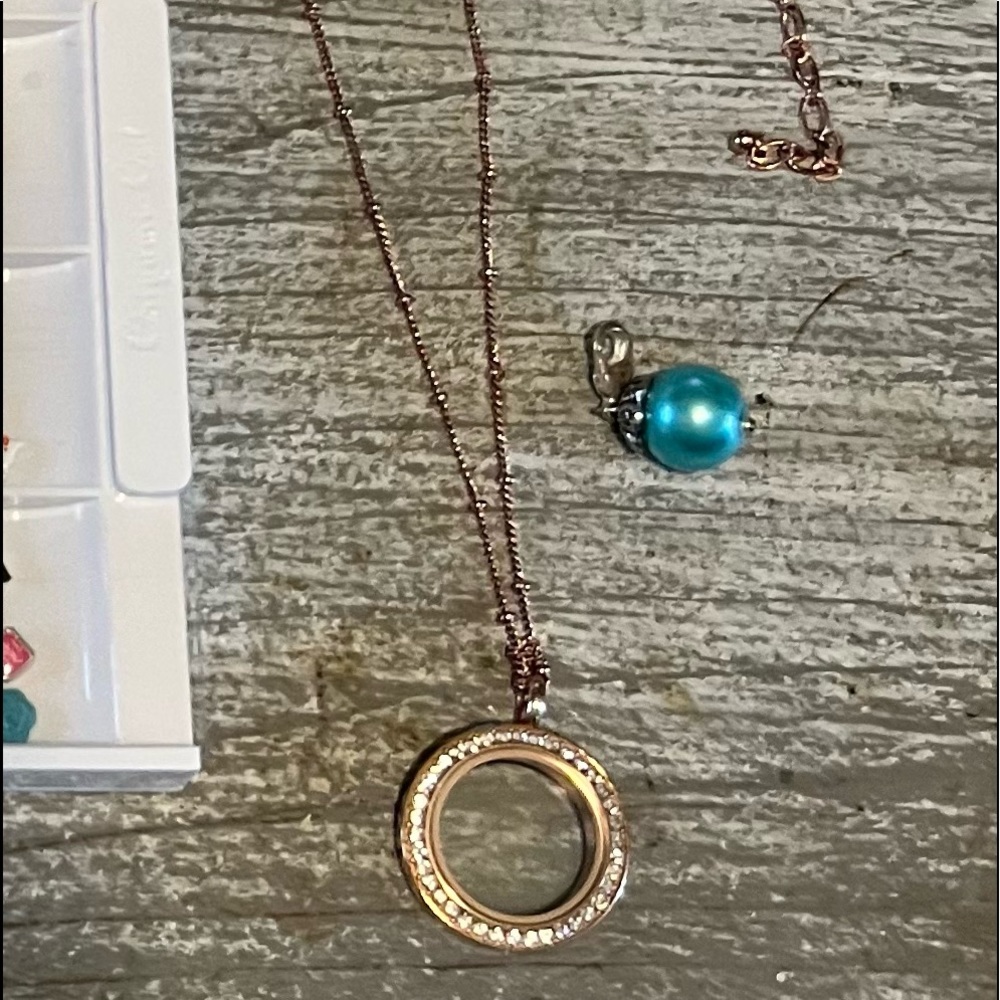 Origami Owl 24”rose gold chain with matching locket. Includes turq bead dangle.